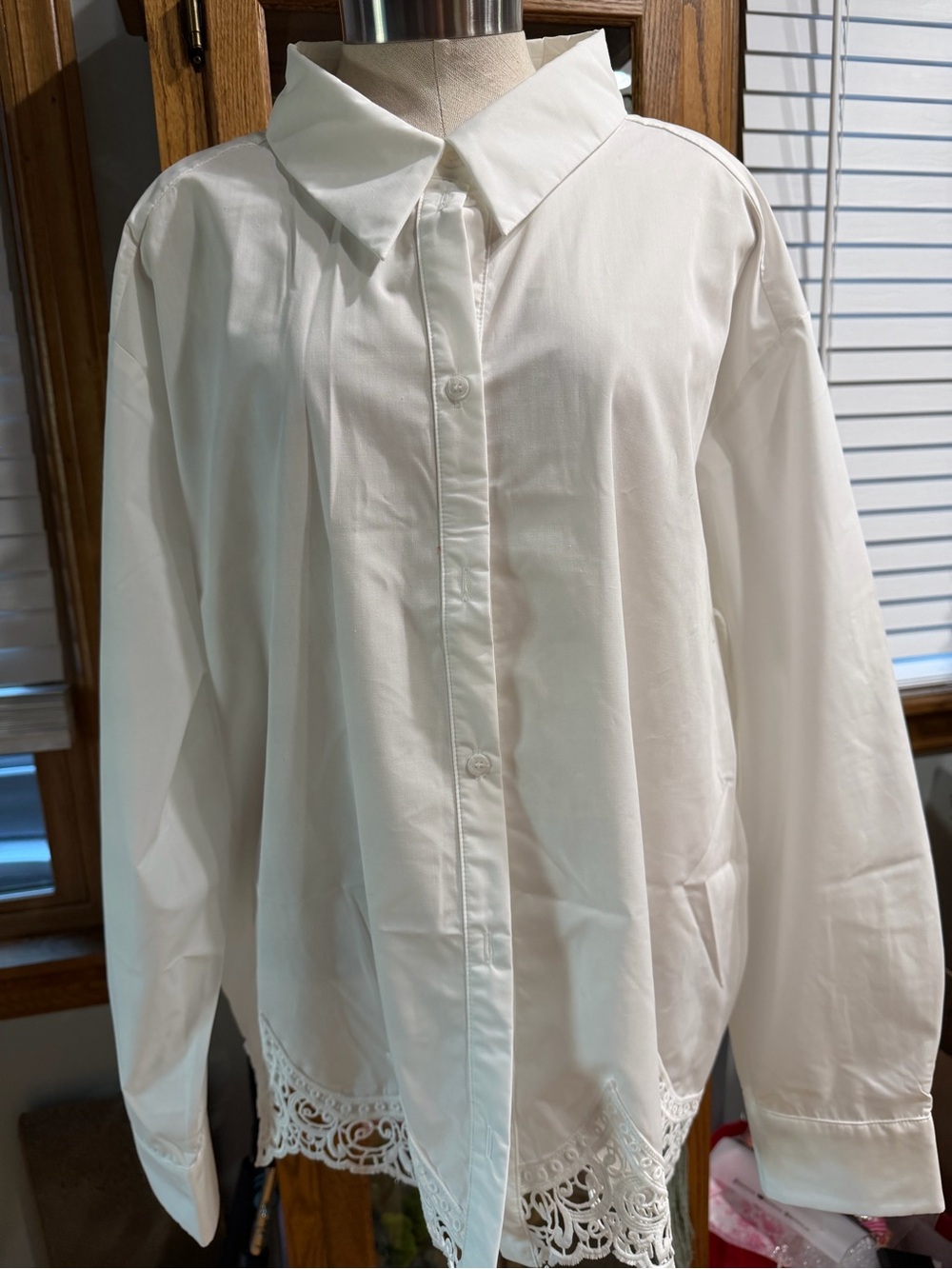 Women's White Lace-Hem Button-Down Blouse